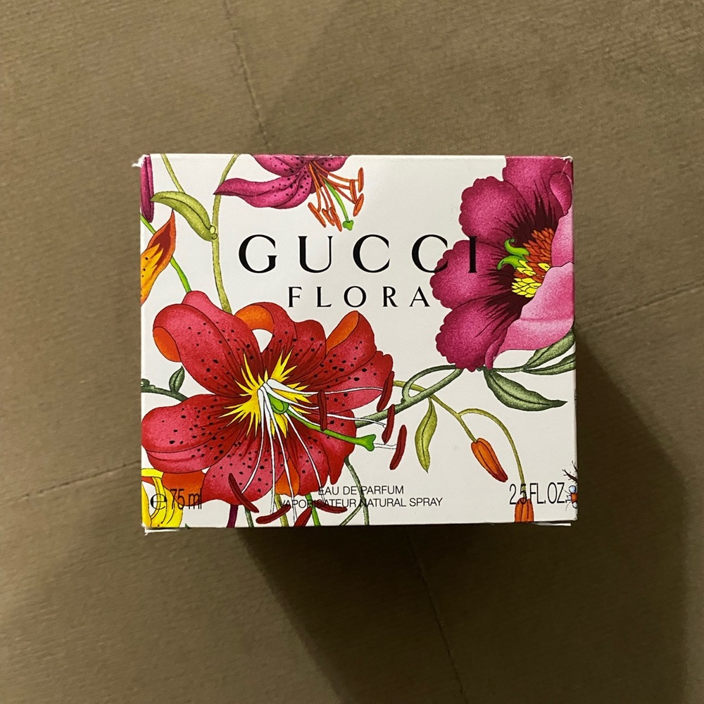 GUCCI Flora eau de parfum 2.5 FL OZ.